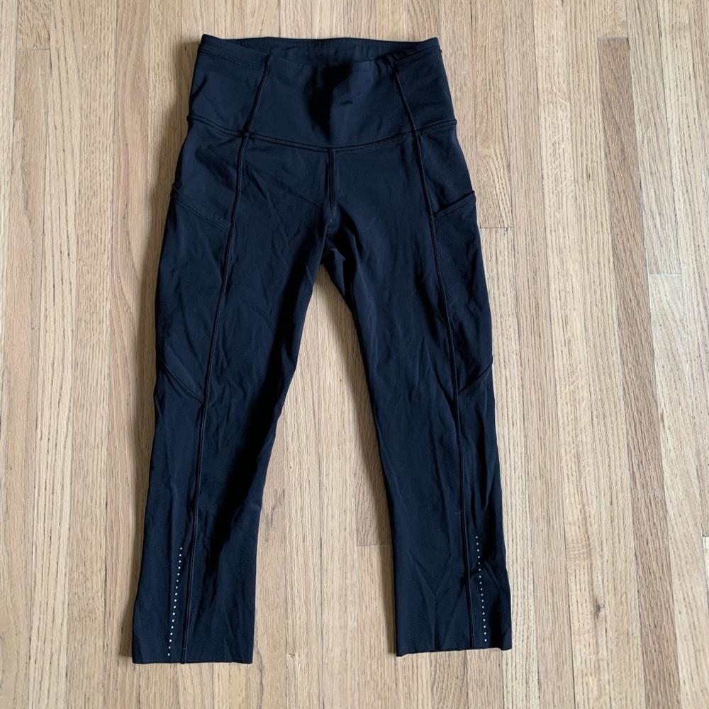 Lululemon cropped leggings.